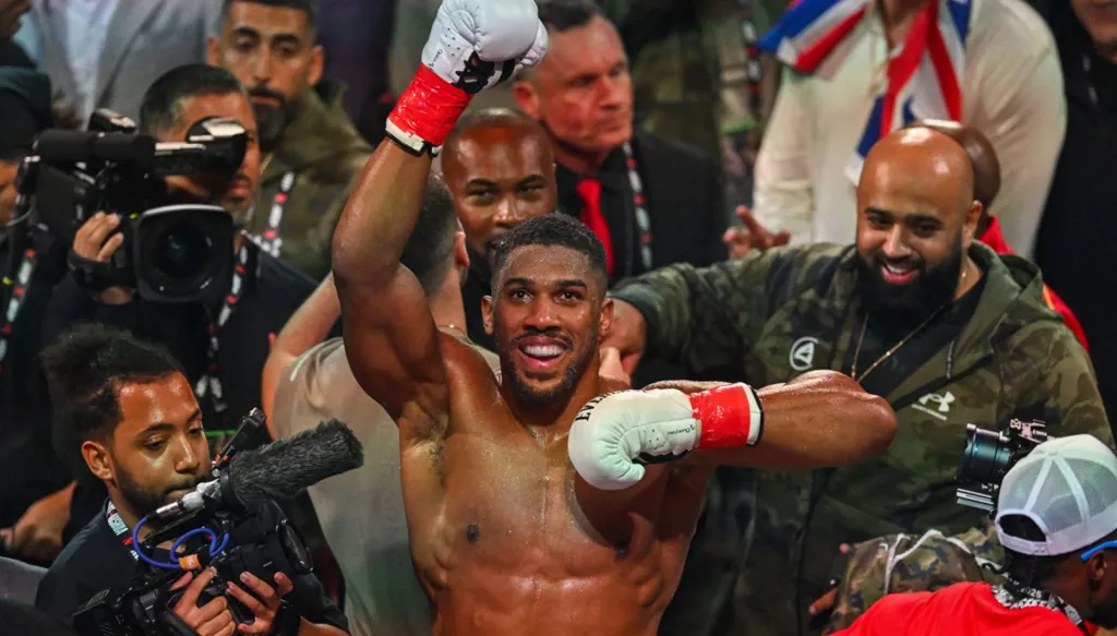 الشرطة النيجيرية توجه تهم القتل والقيادة الخطرة لسائق سيارة جوشوا