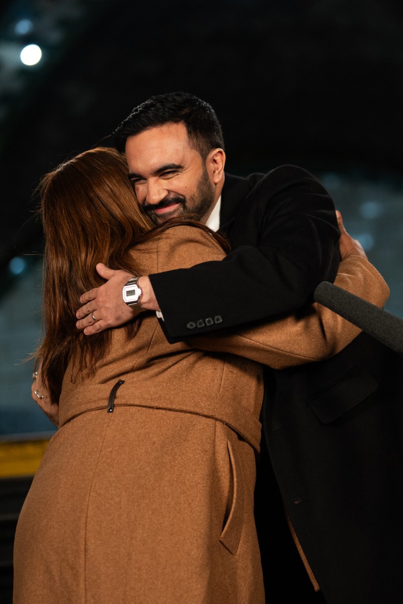 ممداني زوجته (أ ف ب).