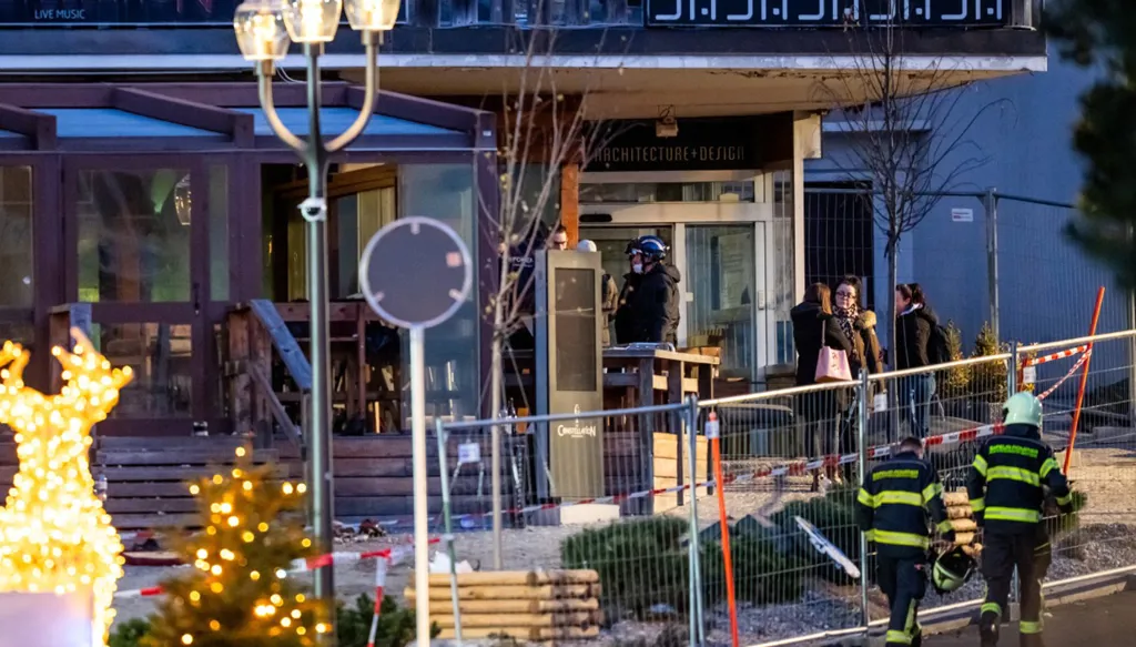 "ألعاب نارية"... سويسرا تكشف سبب الحريق في منتجع التزلج!