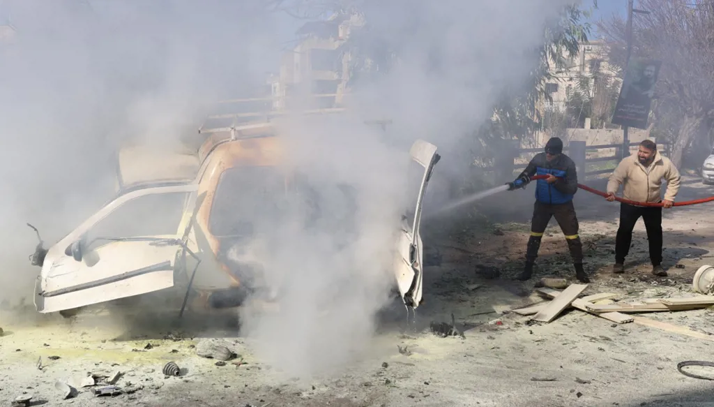 استهداف إسرائيلي لسيارة في لبنان. (أ ف ب)
