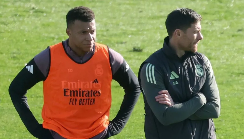 ألونسو أمام معضلة قبل مواجهة برشلونة في نهائي كأس السوبر الإسباني