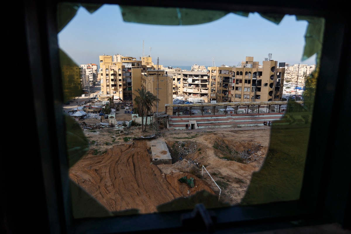 تُظهر هذه الصورة منظراً جزئياً لجامعة الأزهر المتضررة في مدينة غزة. (أ ف ب)