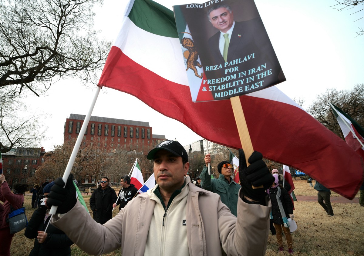 تجمّع أمام البيت الأبيض للتضامن مع المحتجين في إيران. (أ ف ب)