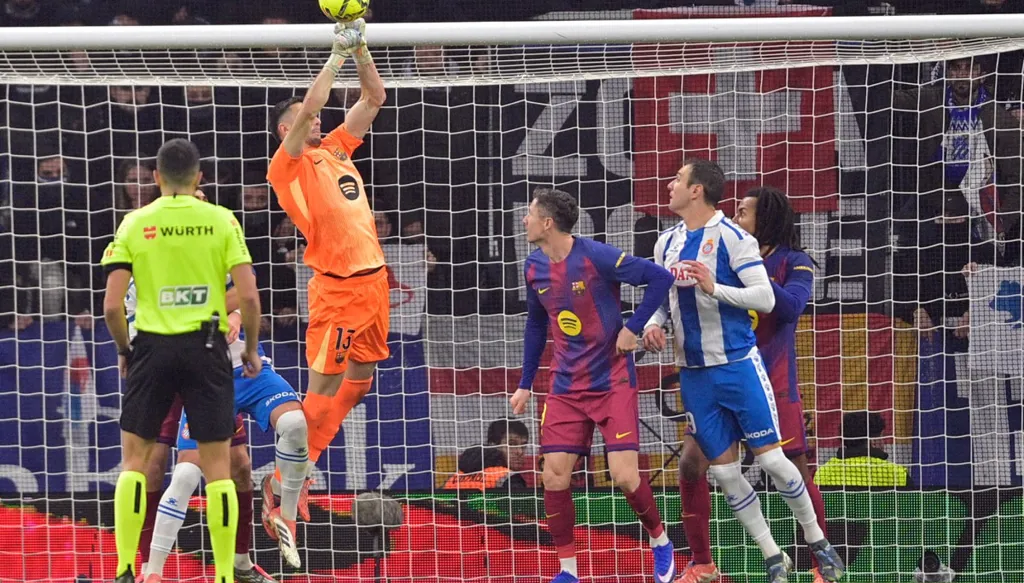 خوان غارسيا ورقة اليانصيب الرابحة في عرين برشلونة