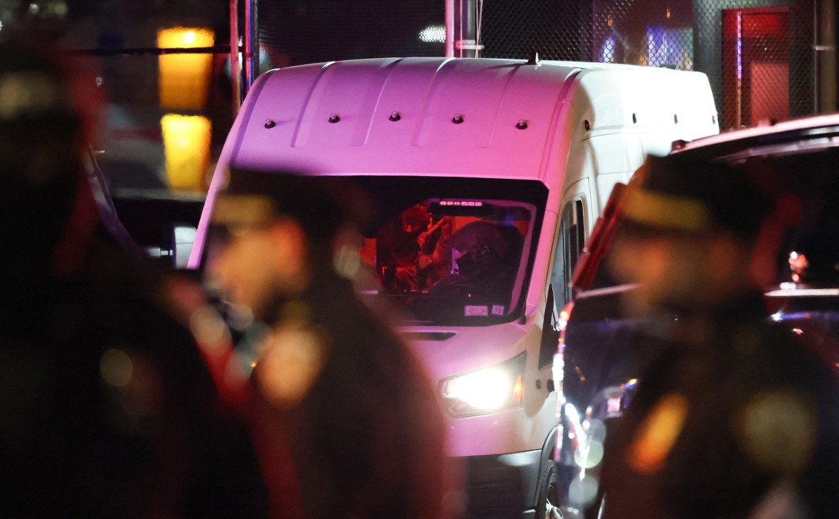 عناصر من مكتب تابع لإدارة مكافحة المخدرات في نيويورك (أ ف ب).