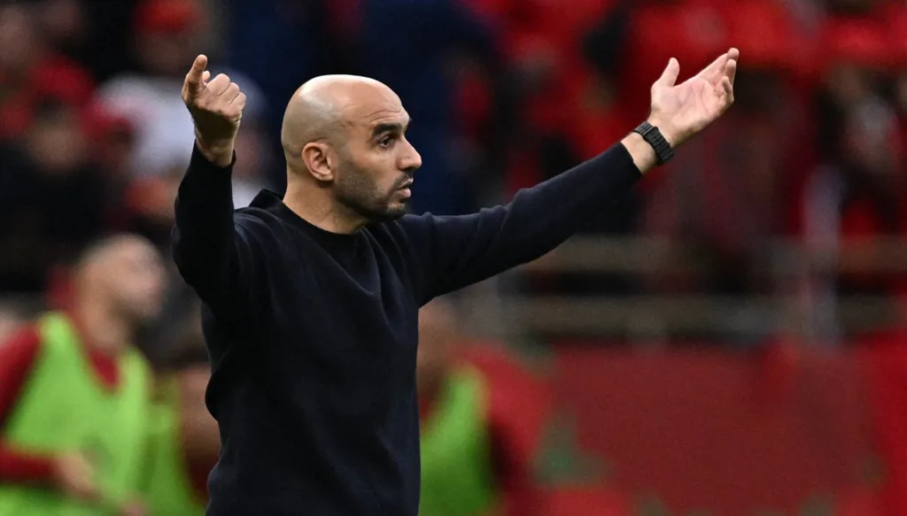 الركراكي يتطلع لدخول التاريخ في كأس أمم أفريقيا