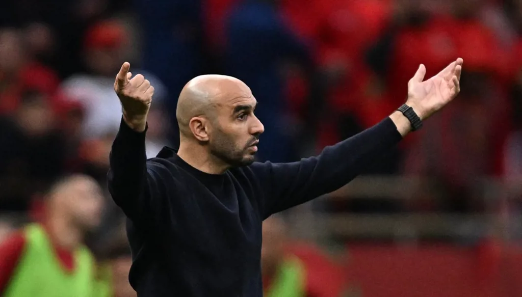 وليد الركراكي يُعلن التحدي... ومدرب الكاميرون: مباراة المغرب صعبة في كأس أمم أفريقيا