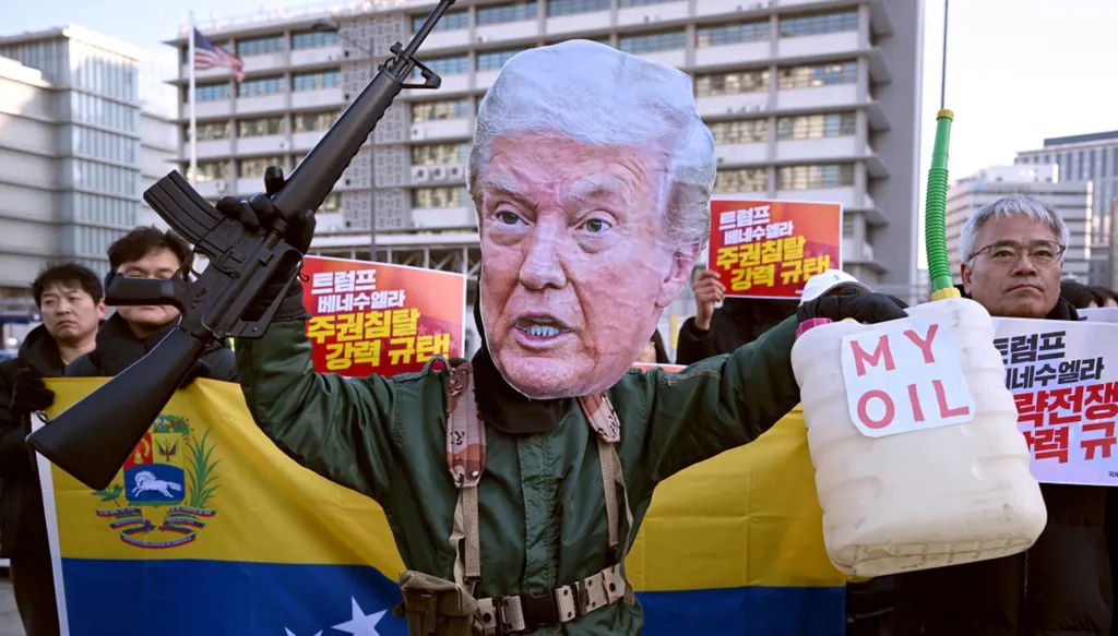 ترامب يفتتح عرض الفيلم الأميركي الطويل: النصف الغربي لنا وحدنا