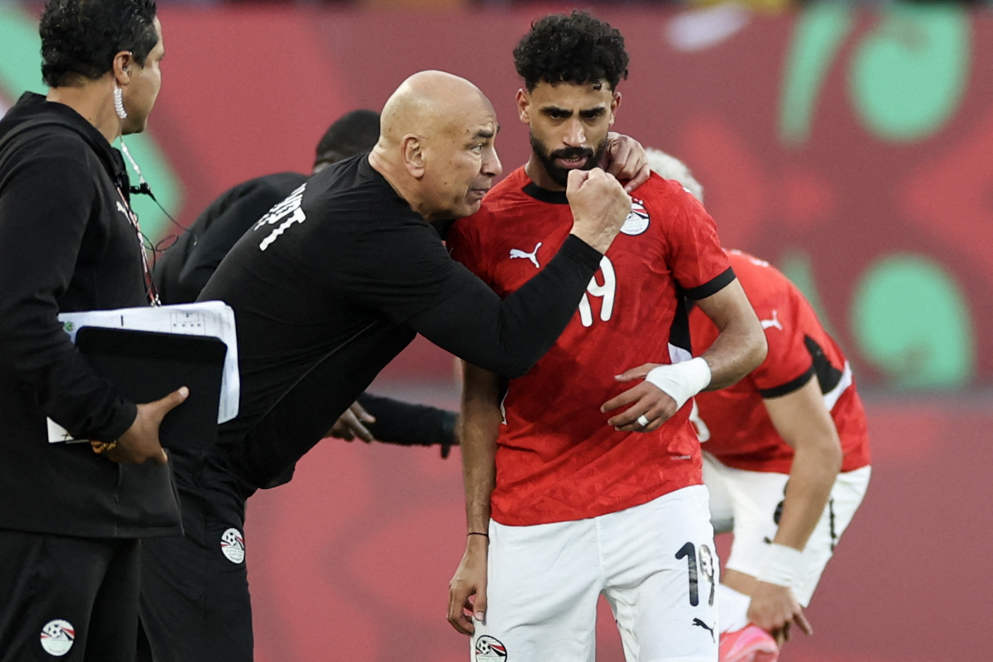 حسام حسن في كأس أمم أفريقيا. (أ ف ب)