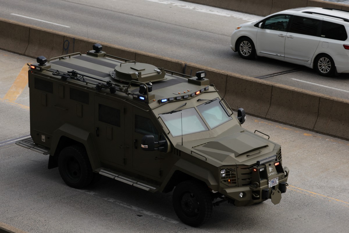 إجراءات أمنية مشددة لحظة نقل مادورو الى المحاكمة (أ ف ب)