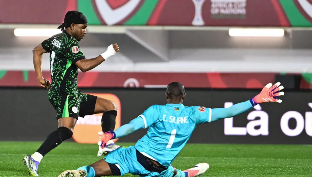 لوكمان يفرض نفسه نجماً مؤثراً في كأس أمم أفريقيا