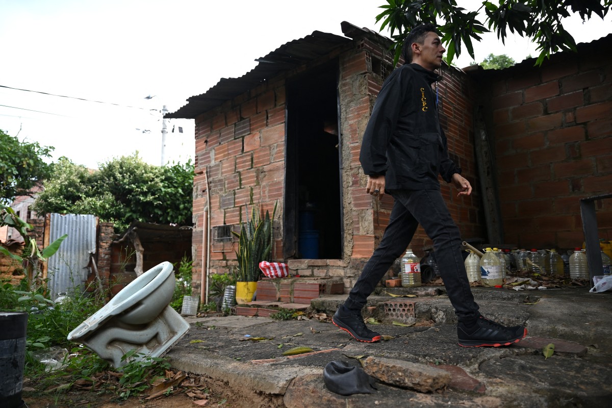 المحقق الفنزويلي السابق كليبرث ديلغادو خلال مقابلة مع وكالة فرانس برس بعد فراره من فنزويلا