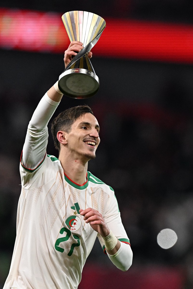 الجزائر تتأهل إلى ربع نهائي كأس أمم أفريقيا بهدف عادل بولبينة. (أ ف ب)