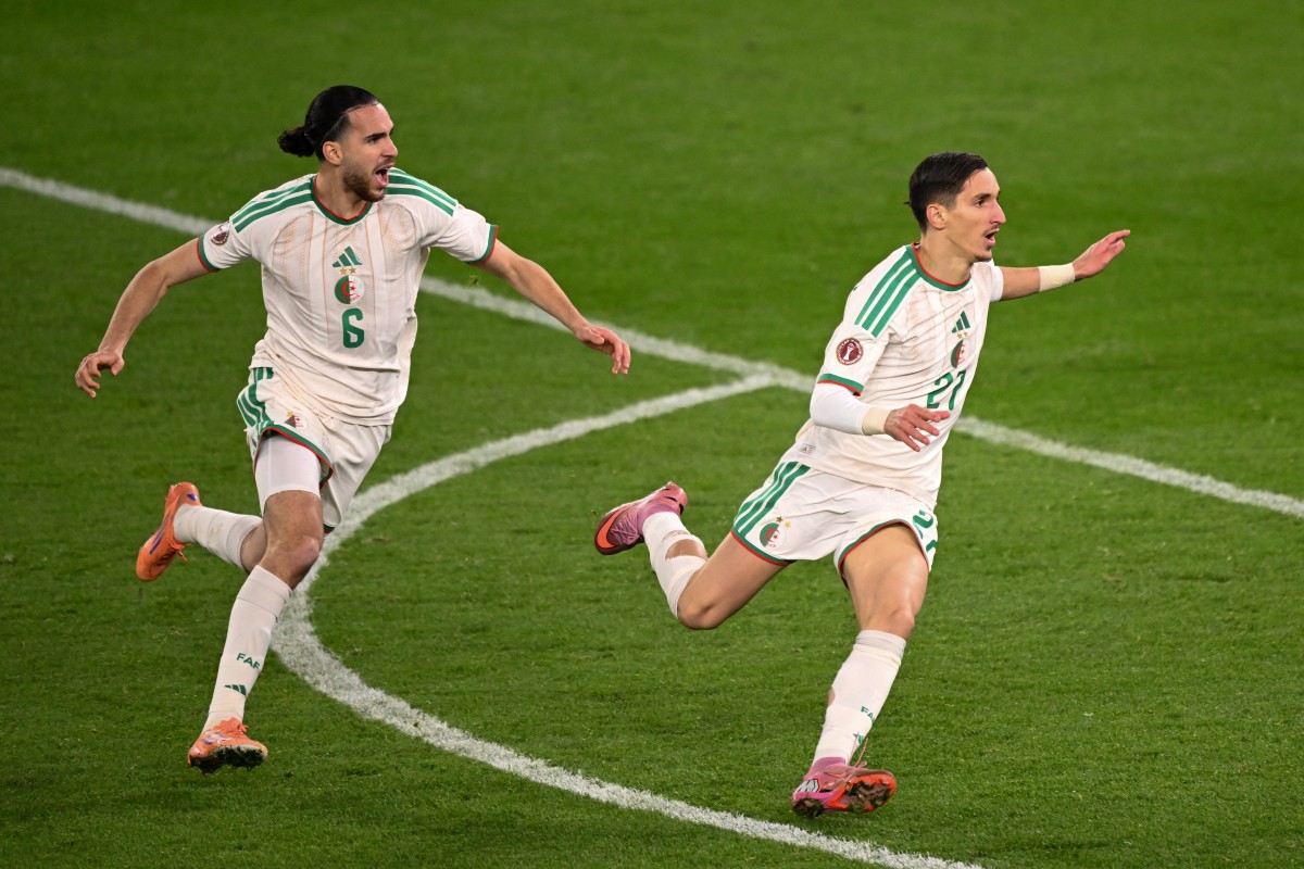 الجزائر تتأهل إلى ربع نهائي كأس أمم أفريقيا بهدف عادل بولبينة. (أ ف ب)