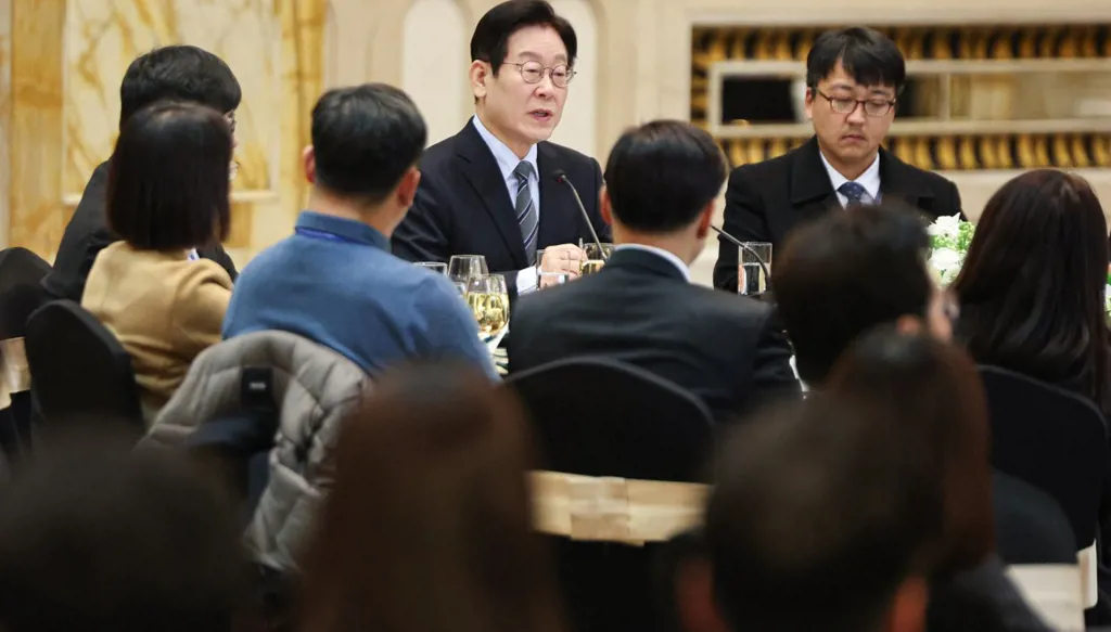 سيول تلجأ إلى "بورورو البطريق الصغير" للقاء كيم جونغ أون