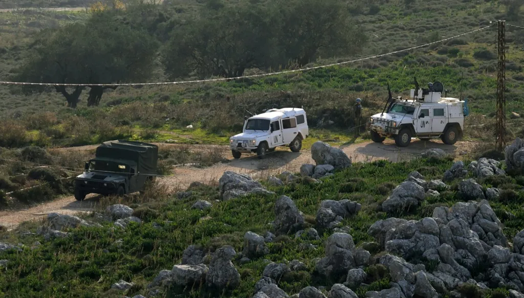 تحييد لبنان أم تحت سنابك الخيل؟