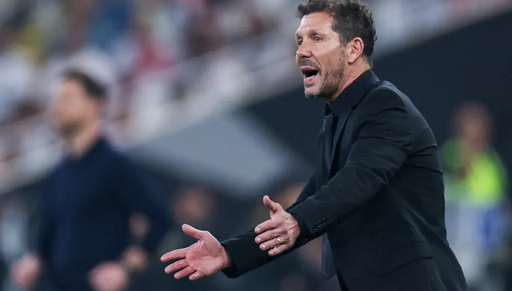 الهدوء بعد العاصفة… سيميوني يقدم اعتذاره لجناح ريال مدريد فينيسيوس جونيور