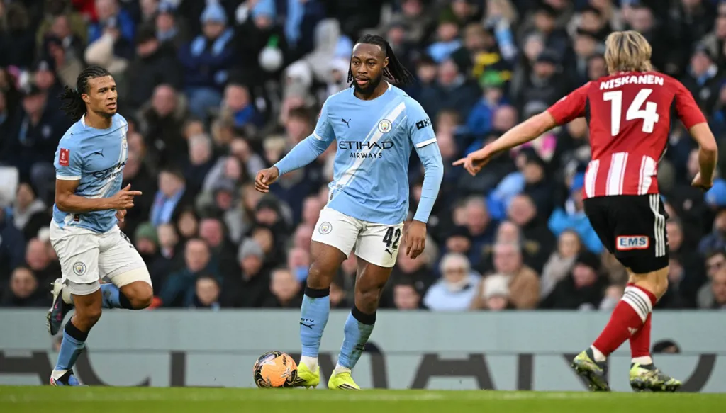 سيمينيو إلى مانشستر سيتي: رحلة بدأت في متجر المواهب