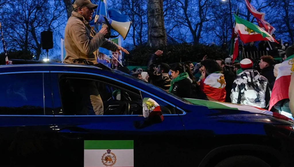 الرئيس الإيراني: يجب عدم السماح لمثيري الشغب بزرع الفوضى