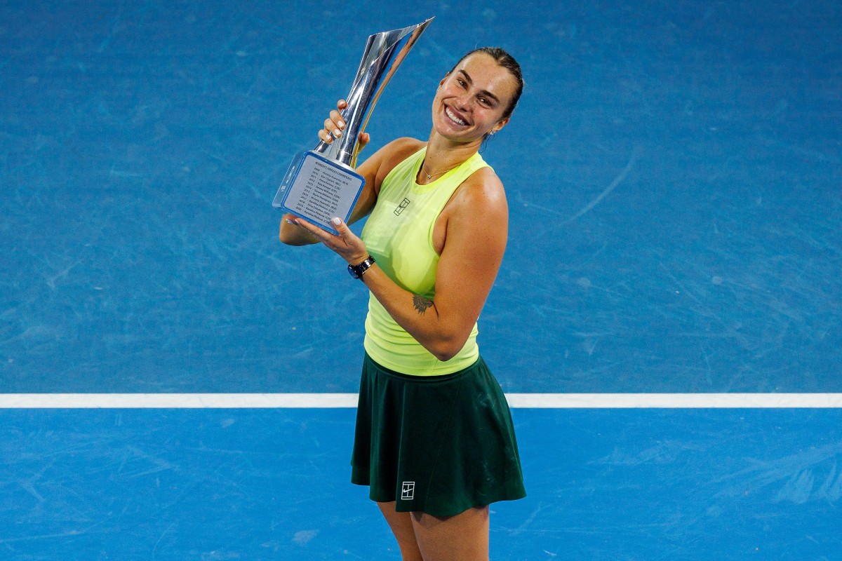أرينا سابالينكا مع لقب دورة بريزبين. (أ ف ب)