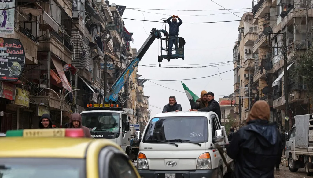 الجيش السوري: أي تحرك عسكري من قسد سيقابل "برد عنيف"