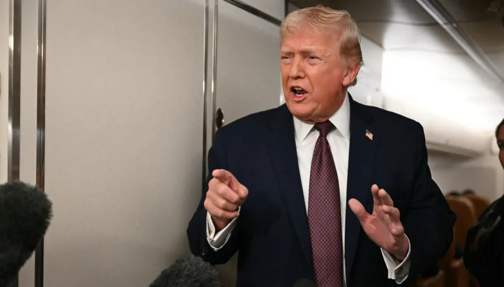 ترامب يُلوّح بعمل عسكري ضدّ إيران: الجيش الأميركي يدرس "خيارات قوية جدّاً"