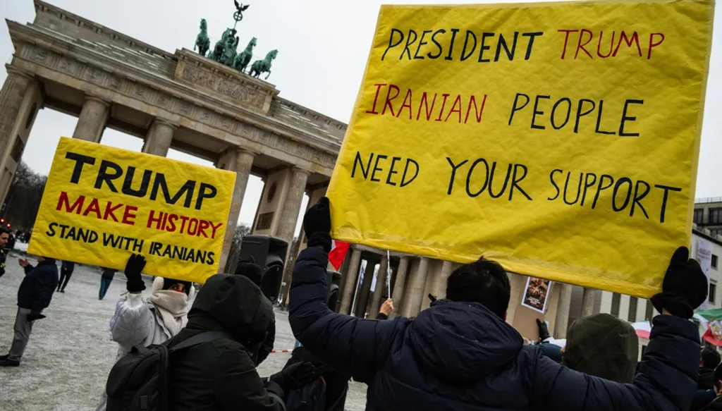 "سي بي أس": ترامب يدرس خيارات عسكرية وسيبرانية ونفسية ضد إيران