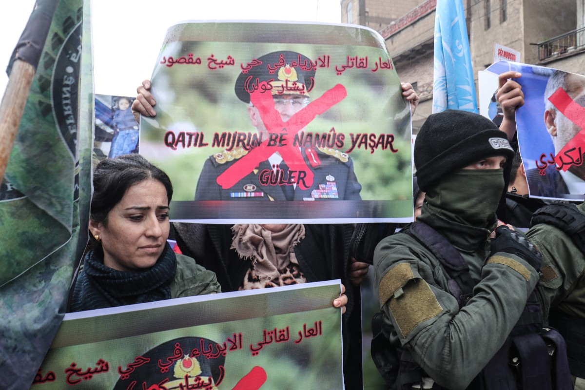 القوات الكردية (أ ف ب).