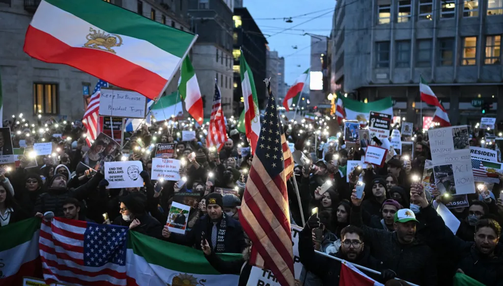 مؤيدو النظام الإيراني في لبنان قلقون من "انقلاب الهويات"