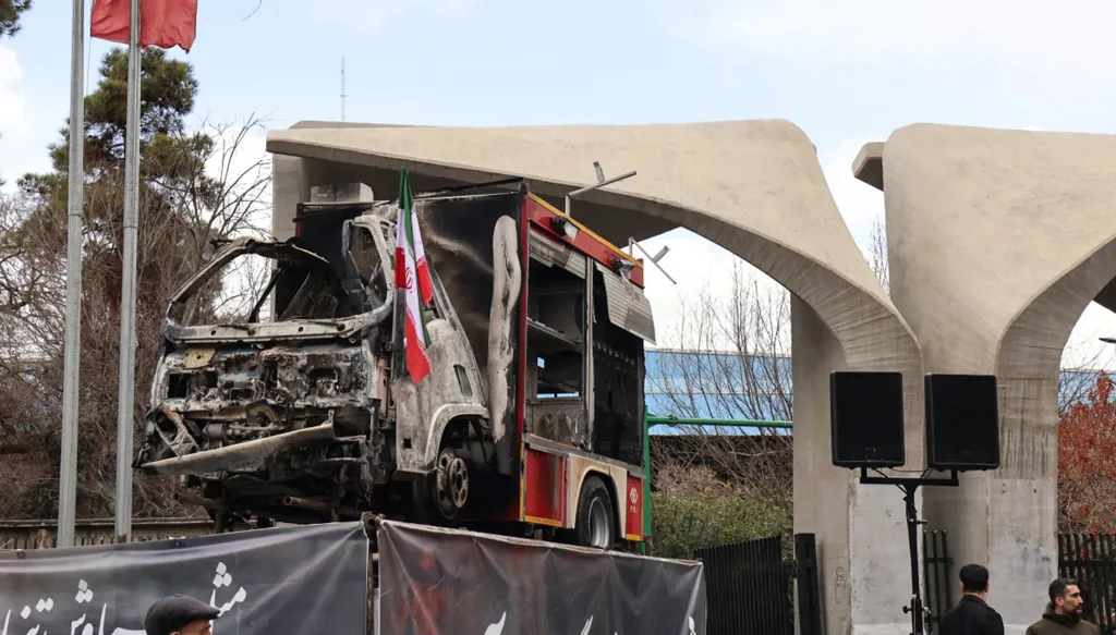 إيران تعيد فتح مجالها الجوي بعد إغلاق مؤقت