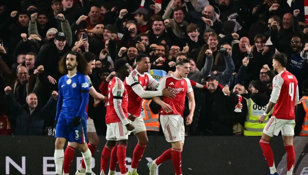 من مباراة الذهاب بين آرسنال وتشيلسي. (أ ف ب)