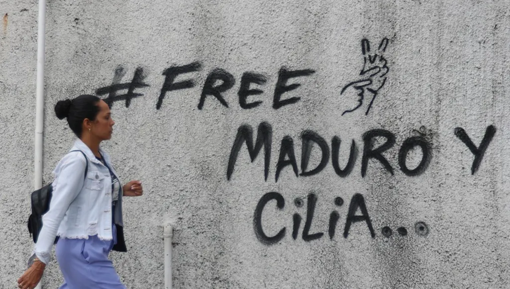 اتصالات سرية بين إدارة ترامب ووزير داخلية فنزويلا قبل الإطاحة بمادورو