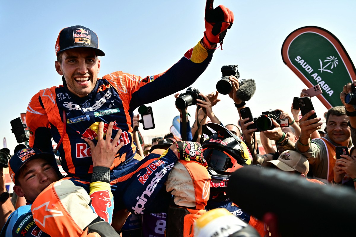 لوسيانو بينافيديس يحتفل بالفوز. (أ ف ب)