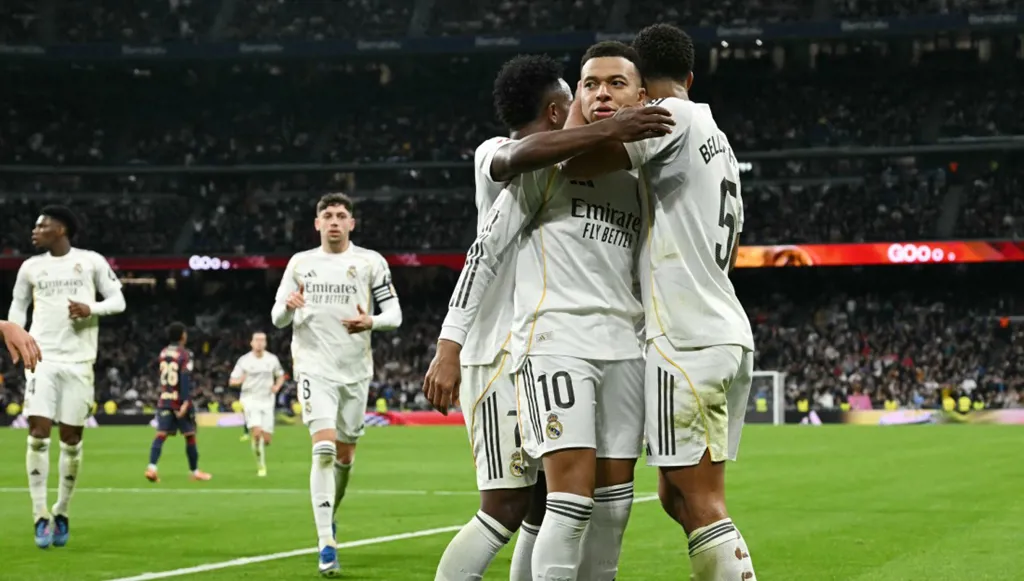 بعد صيحات الاستهجان في "سانتياغو برنابيو"... ريال مدريد يرد بقوّة على جمهوره (فيديو)