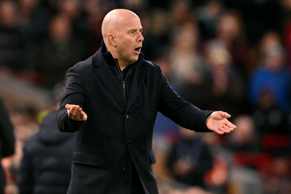 المدرب آرني سلوت. (أ ف ب)