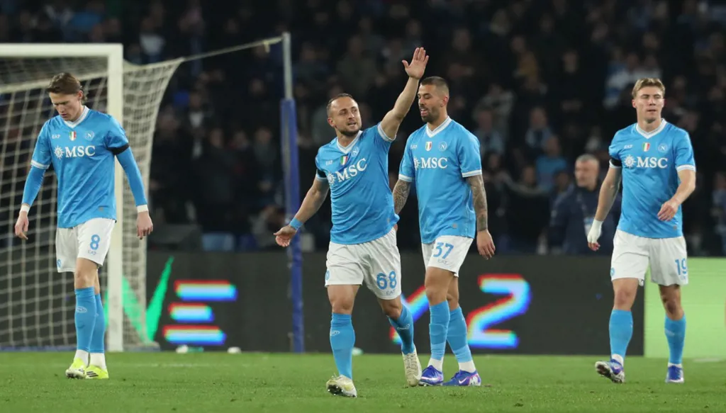 نابولي... سقوط من إيقاع البطل إلى فخ المنافس