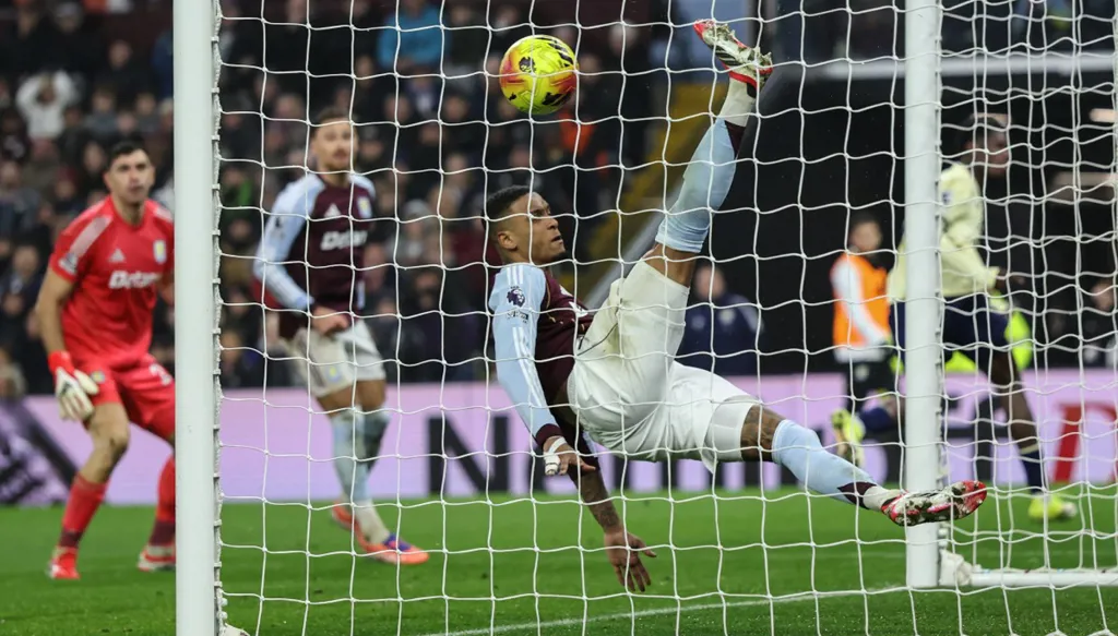 أستون فيلا يخسر أمام إيفرتون ويضيع فرصة الانفراد بالوصافة... ترتيب الدوري الإتكليزي