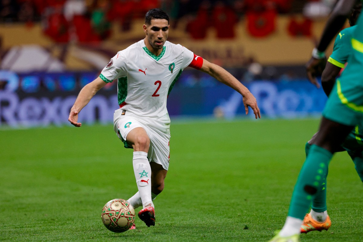 أشرف حكيمي مع منتخب المغرب في كأس أمم أفريقيا. (أ ف ب)