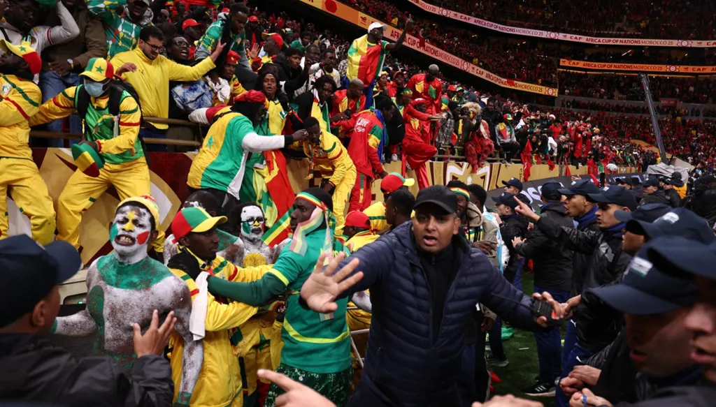 محاكمة مشجعين سنغاليين بعد "جنون المدرجات" في نهائي كأس أمم أفريقيا