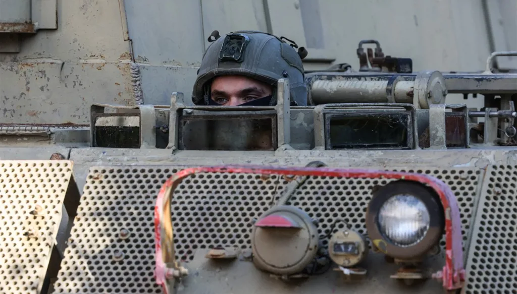 ما الذي يُقلق إسرائيل من تحرّكات ترامب تجاه إيران؟