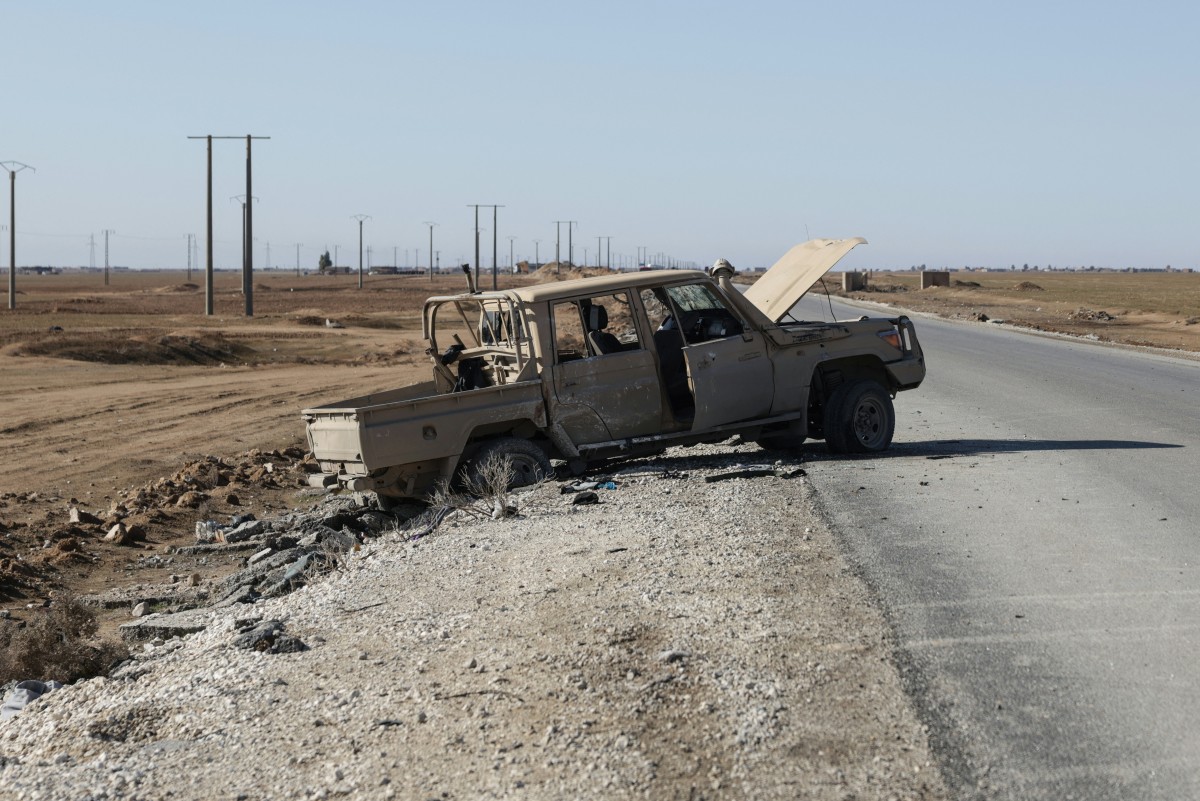 آلية كردية مدمّرة. (أ ف ب)