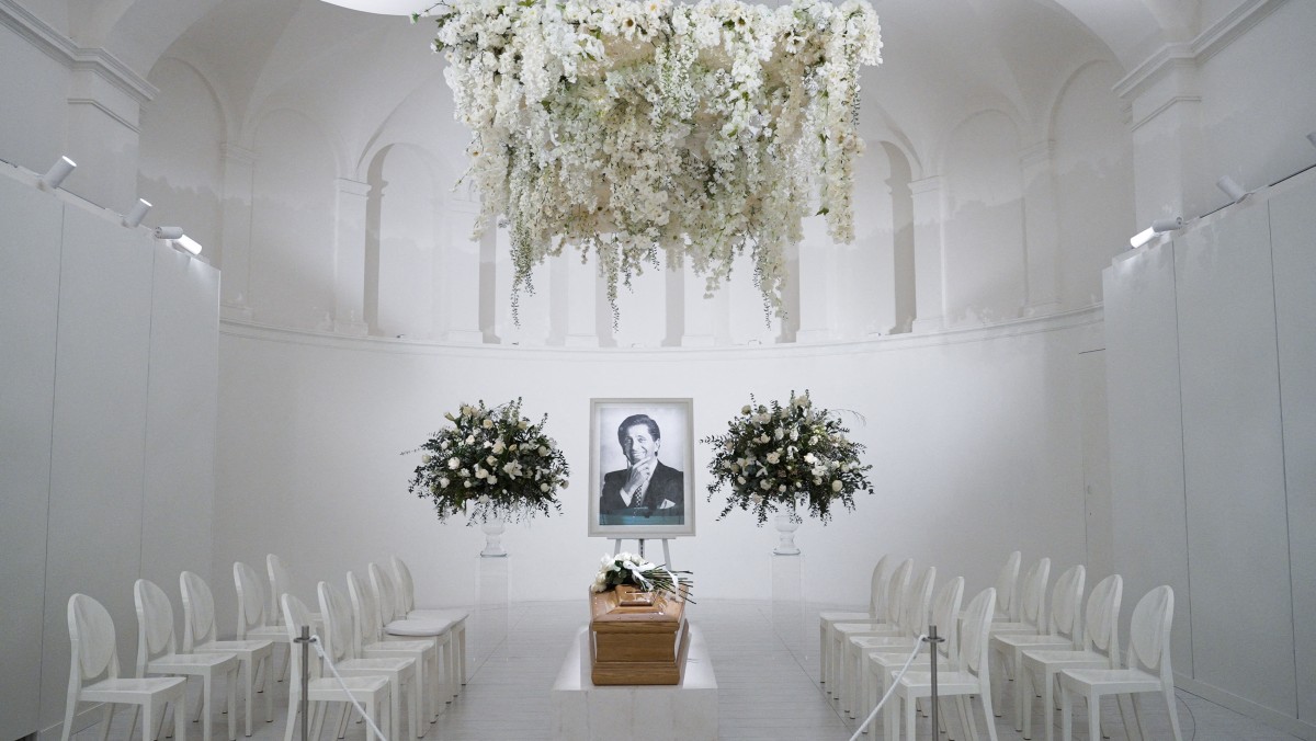 جنازة فالنتينو في روما (أ.ف.ب)