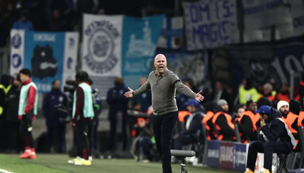 سلوت يكشف أهداف ليفربول في السوق ويُحدّد جاهزية صلاح