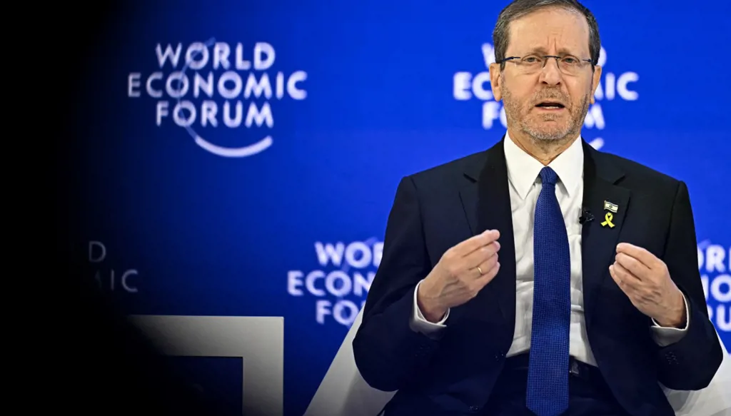 هرتسوغ: مستقبل إيران "لا يتحقّق إلّا بتغيير النظام"