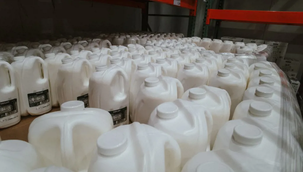 شركة فرنسية تسحب دفعات من حليب الرضع