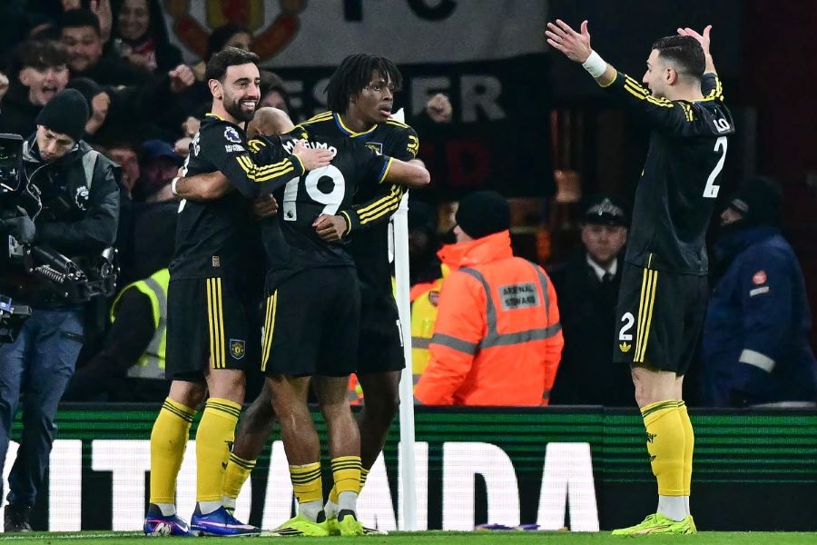 لاعبو مانشستر يونايتد. (أ ف ب)