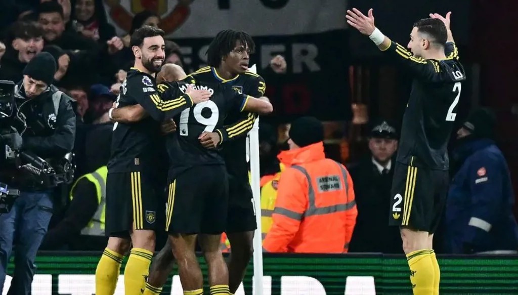 لاعبو مانشستر يونايتد. (أ ف ب)