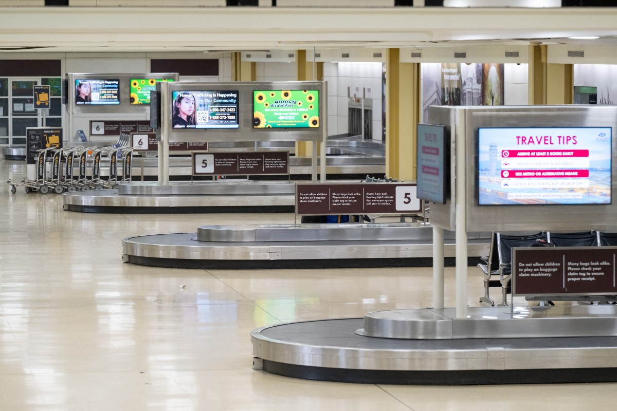 مطارات أميركية فارغة (أ ف ب).