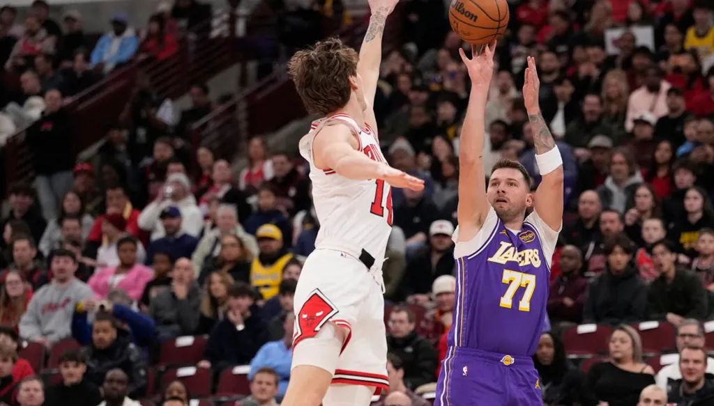 ثلاثيات قاتلة وتمريرات حاسمة… دونتشيتش يصنع الفارق في شيكاغو