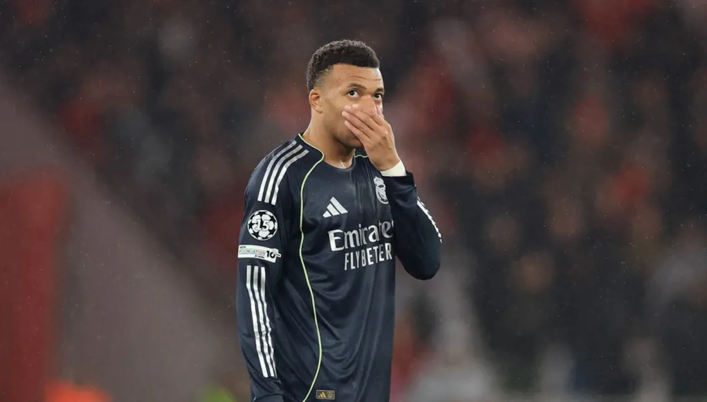 مبابي يتحدّى باريس سان جيرمان... مبالغ عالقة وخطوة تصعيدية